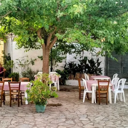 Peaceful Retreat In Olive Grove With Endless Views * Madena