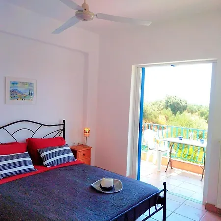 Peaceful Retreat In Olive Grove With Endless Views