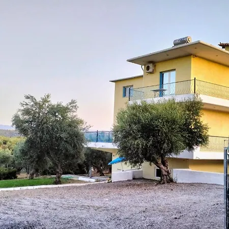 Peaceful Retreat In Olive Grove With Endless Views شقة *