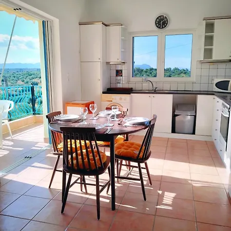 Peaceful Retreat In Olive Grove With Endless Views شقة