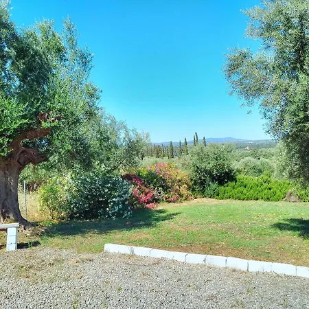 Peaceful Retreat In Olive Grove With Endless Views
